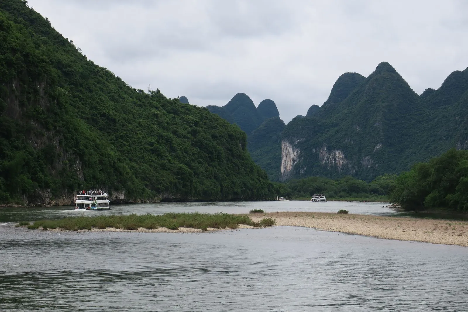 Li River cruise between Guilin and Yangshuo