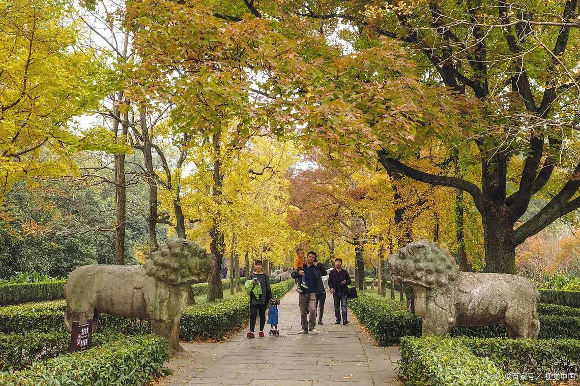 The spirit path at Ming Xiaoling, lined with stone elephant statues