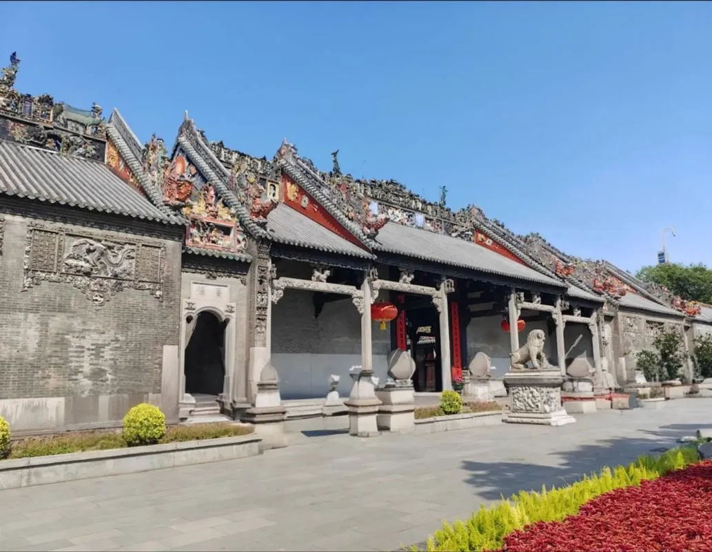 Wood carvings and ridge decoration at the Chen Clan Ancestral Hall