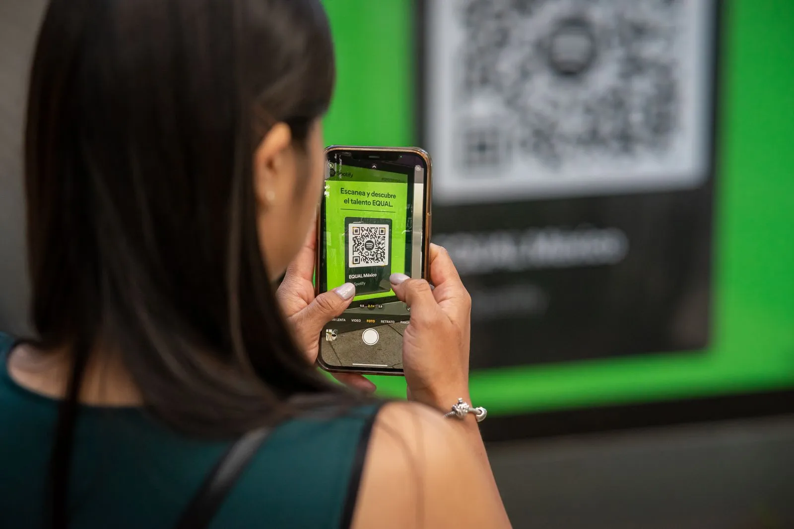 Scanning a QR code to pay