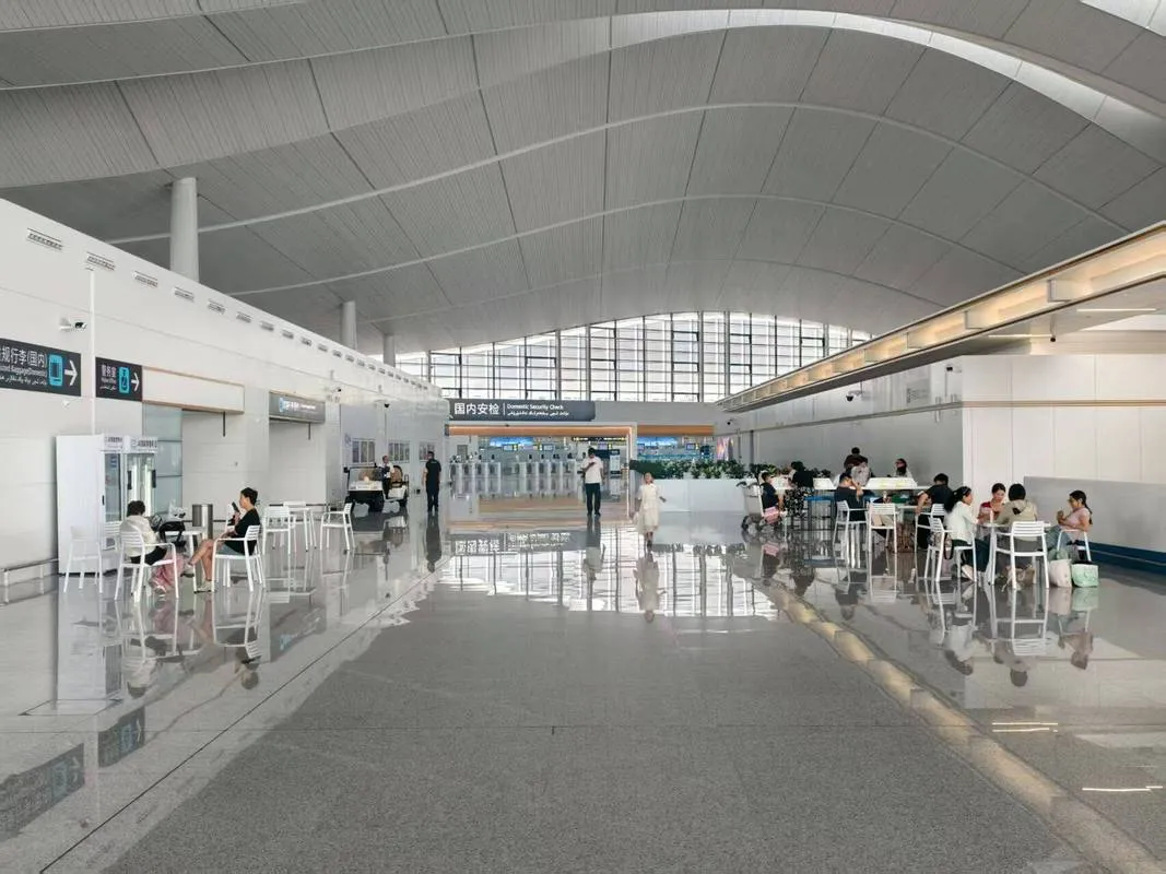 Airport arrival hall