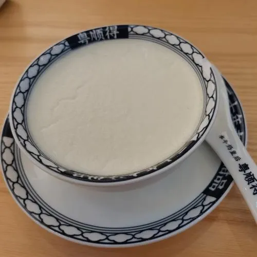 Double-skin milk — a silky Shunde dessert in traditional porcelain