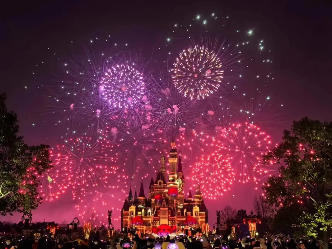 Shanghai Disneyland castle