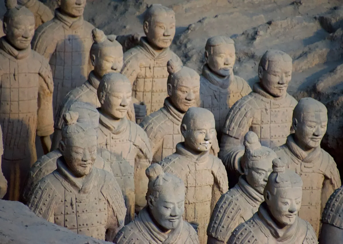 Terracotta Warriors in Pit 1 with columns of clay soldiers